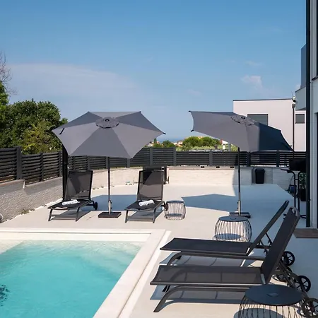 By Petar - Sun & Pool Apartment Porec