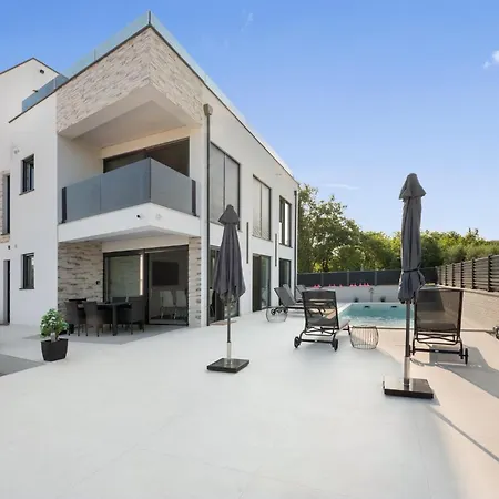By Petar - Sun & Pool Apartment Porec